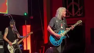 Y&T - 