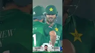 What a way to bring up his fifty! Skipper Salman Ali Agha putting on a batting exhibition 💫