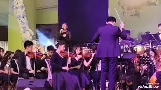 มุก ร้องเพลงพระราชนิพนธ์ รัก