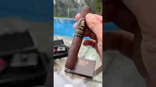Davidoff Winston Churchill The Late Hour Toro #Davidoff #TheLateHour #cigar #smoke #shorts