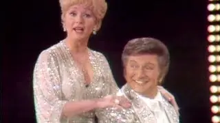 Leapin' Lizards: Liberace with Debbie Reynolds sing 
