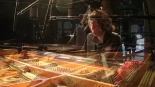 Omaggio al Banco: '750.000 anni fa .... l'amore?'