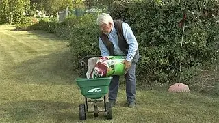 PELOUSE : POURQUOI ET COMMENT FERTILISER LE GAZON EN AUTOMNE