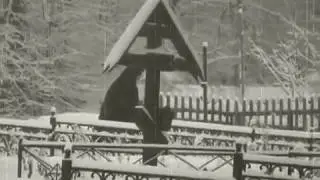 кто это дышит за левым плечом
