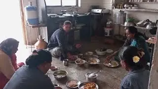 आम्ही गेलो माझ्या माहेरी आईला भेटायला. व्हिडिओ नक्की बघा. आणि सबस्काईब करा. 