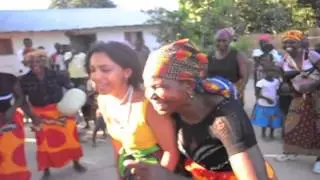 Um convite &agrave; dan&ccedil;a: performances de umbigada entre Brasil e Mo&ccedil;ambique