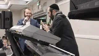 לקט שירים רגועים עם סטייל מיוחד באמצע בביצוע יחודי של יואלי דוידוביץ' בליווי מוישי מנדלסון