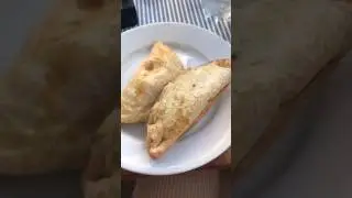 PROBANDO EMPANADAS #cubanosporelmundo #uruguay #comida