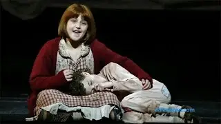 Interview with the star of Annie