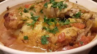 French cuisine: Coq au vin blanc/Chicken in white wine/Курица в белом вине