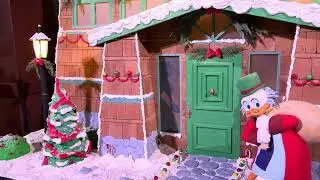 Christmas Tree & Gingerbread House Display @ Disney&rsquo;s Grand Californian Hotel & Spa