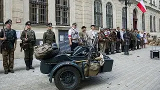 Video: Anniversary reconstruction of WW2 Warsaw uprising in Budapest