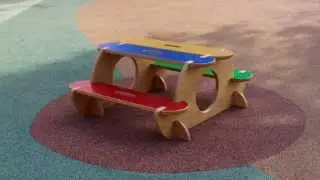 Bilderhoos Picnic Table