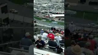 Parade laps at the 2017 Apache warrior 400