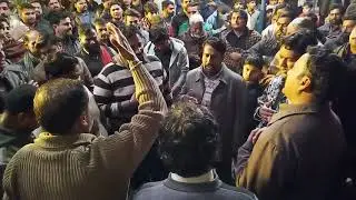 Khari Rahi Darbar ich chup kar k Bahun dair tain Zahra s.a