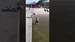 Pulando no Mar..