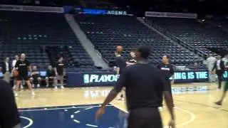 Ridnour, Bucks Warm Up