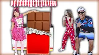 Biankinha Finge Brincar de Vender Chocolate GIGANTE -  Pretends to Play Selling GIANT Chocolate !