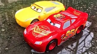 Играем в тачки - Cars 3 Lightning mcqueen Race Play Car toy videos for kids