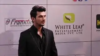 Arjun bijlani 💙and Alisha panwar❤ interview at Zee# Gold Awards 2019.