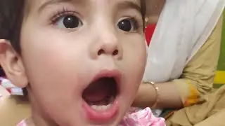 Anaiza first interaction to horse at romi gate bada imambada Lucknow #vlog annu#fun with horse 