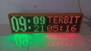 Jadwal Waktu Sholat ( JWS ) Running text Indoor, bingkai dari kayu.