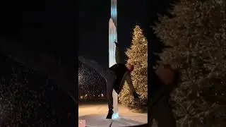 It's so mesmerising #christmas #poledance #pole #polefitness #dance #polesport