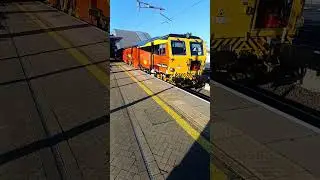 Colas Rail Freight DR70516 passing Reading 17/11/25