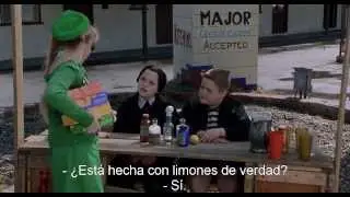 Merlina/Mi&eacute;rcoles vendiendo limonada - Los locos Addams