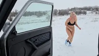 На джипе по полям.