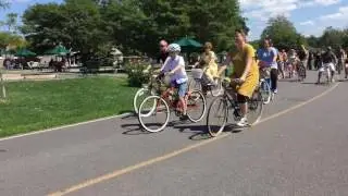 Guinness World Record attempt for largest classic bicycle parade.