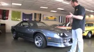 Продаётся Chevrolet Camaro IROC-Z 1988 года с тест-драйвом, звуками вождения и видеообзором.