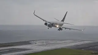 737 Pilot Refuses to Abort Landing