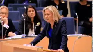 Finansminister Magdalena Andersson f&ouml;rklarar v&auml;lf&auml;rdssamh&auml;llets styrka