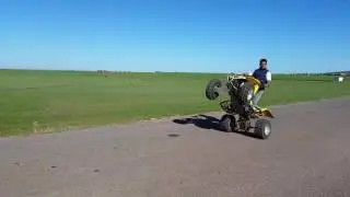 Cross bitume -suzuki ltz 400 tuto wheeling -