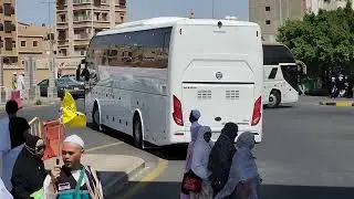 Suasana pagi di jalan sekitar Kota Taif