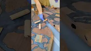 Склеиваем две деревянные плиты эпоксидной смолой ⚡🔥🌊 #UntreatedArt #epoxy #resin