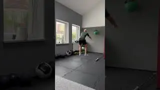 Medicine ball broad toss / Skok w dal z rzutem piłką lekarską