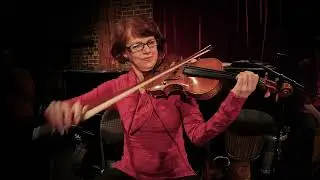 Michele Walther, violin & looping