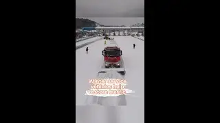 Winter service vehicles help restore traffic after heavy snowfall in China's Hunan