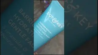 dot&key barrier repair hydrating gentle face wash 💙🎀#facewash #viral #skincareroutine #skincare