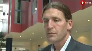 Erik Oftedal skryter av FrP