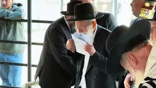 מרגש: הרב שמעון גלאי שליט״א בציון הפלא יועץ