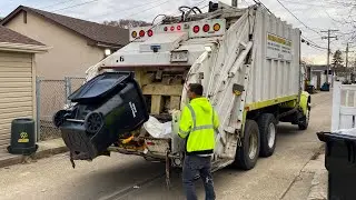 Bosman's Classic International Leach 2Rll Rear Loader Garbage Truck