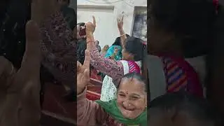 Ho gaddi chli gaddi chli vrindavan dham nu .