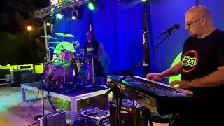 838 - Nord sud ovest est - (883 Tribute Band)