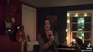 Helter Skelter - The Beatles (cover by Vicky Andriotis)