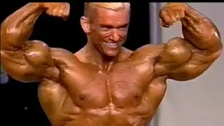 LEE PRIEST POSING ROUTINE AT THE 1997 ARNOLD CLASSIC