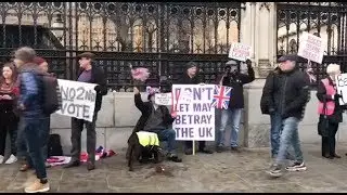 UK Parliament Rejects Brexit Deal in 432-202 Vote