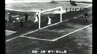 Campionato di calcio. Triestina 4 - Milan 3.